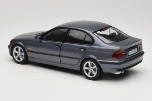 BMW 318i E46 Grey Metallic Forhandler Udgave UT Models 1:18 80430028459 Metal — billede 7 af 8