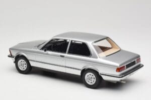 BMW 320 E21 Sølv Minichamps 1:18 107024200 Resin — billede 5 af 6