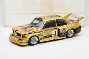 BMW 320i #4 Warsteiner J. Obermoser DRM 1977 Minichamps 1:18 180772105-R1 Metal — billede 8 af 8