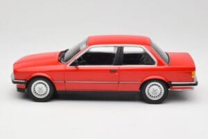 BMW 323i E21 Rød Minichamps 1:18 155026000 Metal — billede 3 af 6