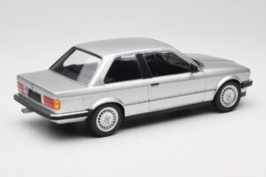 BMW 323i E21 Sølv Minichamps 1:18 155026001 Metal — billede 2 af 6