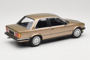 BMW 323i E30 Brown Metallic Minichamps 1:18 155026004 Metal — billede 2 af 6