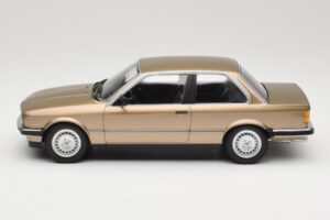 BMW 323i E30 Brown Metallic Minichamps 1:18 155026004 Metal — billede 3 af 6
