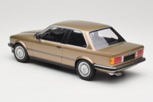 BMW 323i E30 Brown Metallic Minichamps 1:18 155026004 Metal — billede 5 af 6