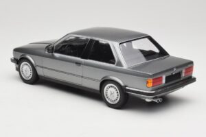 BMW 323i E30 Grey Metallic Minichamps 1:18 155026006 Metal — billede 5 af 6