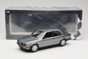 BMW 323i E30 Grey Metallic Minichamps 1:18 155026006 Metal — billede 6 af 6