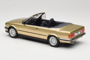 BMW 325i E30 Cabriolet Beige MCG 1:18 MCG18544 Metal — billede 5 af 6