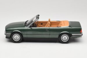 BMW 325i E30 Cabriolet Grøn MCG 1:18 MCG18545 Metal — billede 3 af 6