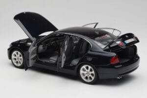 BMW 330i E46 Sort Kyosho 1:18 08731RB Metal — billede 5 af 8