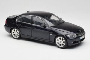 BMW 330i E46 Sort Kyosho 1:18 08731RB Metal — billede 6 af 8
