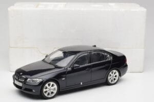 BMW 330i E46 Sort Kyosho 1:18 08731RB Metal — billede 8 af 8