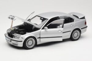 BMW 330i E46 Sølv UT 1:18 80430302328 Metal — billede 2 af 8