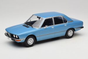BMW 5 Series E12 Blå MCG 1:18 MCG18541 Metal