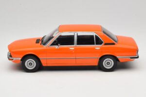 BMW 5 Series E12 Orange MCG 1:18 MCG18540 Metal — billede 3 af 6