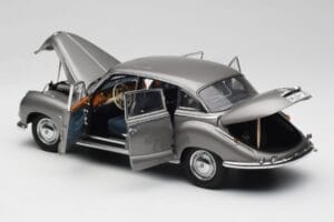 BMW 502 2.6 Luxus Silver Beige Metallic AUTOart 1:18 70591 Metal — billede 5 af 8