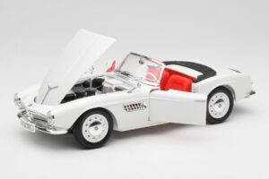 BMW 507 Touring Sport Feather White Revell 1:18 8810 Metal — billede 2 af 8