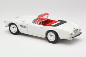BMW 507 Touring Sport Feather White Revell 1:18 8810 Metal — billede 7 af 8