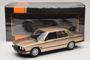 BMW 520i E28 Gold Metallic IXO 1:18 18CMC184 Metal — billede 6 af 6