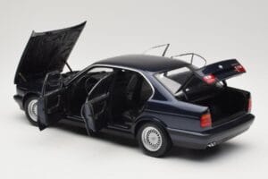 BMW 535i E34 Blue Metallic Minichamps 1:18 100024004 Metal — billede 5 af 8