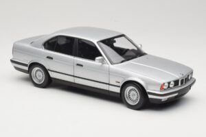 BMW 535i E34 Sølv Minichamps 1:18 100024005 Metal — billede 6 af 8