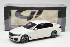 BMW 545e xDrive M-Sport G30 Hvid GT Spirit 1:18 GT496 Resin — billede 6 af 6