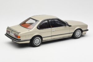 BMW 635 CSi E24 Bronzit Beige Metallic AUTOart 1:18 70523 Metal — billede 3 af 8