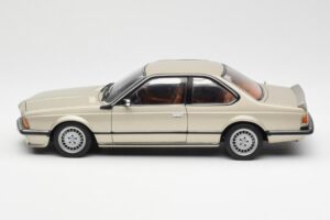 BMW 635 CSi E24 Bronzit Beige Metallic AUTOart 1:18 70523 Metal — billede 4 af 8