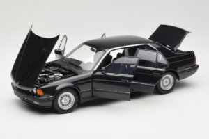 BMW 730i E32 Black Metallic Minichamps 1:18 100023002 Metal — billede 2 af 8