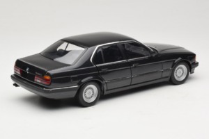 BMW 730i E32 Black Metallic Minichamps 1:18 100023002 Metal — billede 3 af 8