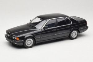 BMW 730i E32 Black Metallic Minichamps 1:18 100023002 Metal