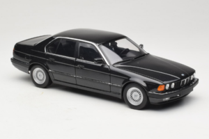 BMW 730i E32 Black Metallic Minichamps 1:18 100023002 Metal — billede 6 af 8