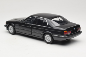 BMW 730i E32 Black Metallic Minichamps 1:18 100023002 Metal — billede 7 af 8
