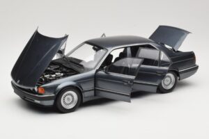 BMW 730i E32 Grey Metallic Minichamps 1:18 100023005 Metal — billede 2 af 8