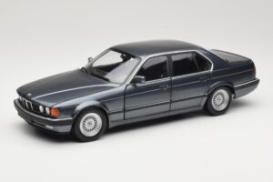 BMW 730i E32 Grey Metallic Minichamps 1:18 100023005 Metal