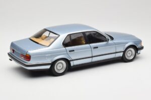 BMW 730i E32 Lyseblå Metallic Minichamps 1:18 100023008 Metal — billede 3 af 8