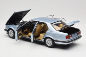 BMW 730i E32 Lyseblå Metallic Minichamps 1:18 100023008 Metal — billede 5 af 8