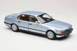 BMW 730i E32 Lyseblå Metallic Minichamps 1:18 100023008 Metal — billede 6 af 8