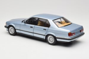 BMW 730i E32 Lyseblå Metallic Minichamps 1:18 100023008 Metal — billede 7 af 8