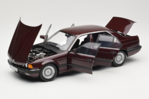BMW 730i E32 Red Metallic Minichamps 1:18 100023001 Metal — billede 2 af 8