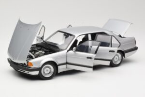 BMW 730i E32 Sølv Minichamps 1:18 100023000 Metal — billede 2 af 8