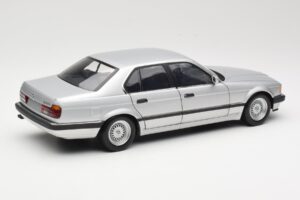 BMW 730i E32 Sølv Minichamps 1:18 100023000 Metal — billede 3 af 8