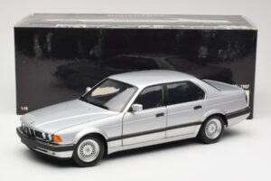 BMW 730i E32 Sølv Minichamps 1:18 100023000 Metal — billede 8 af 8