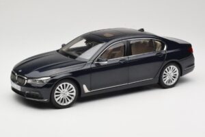 BMW 750Li F02 Imperial Blue Paragon 1:18 80432405586 Metal