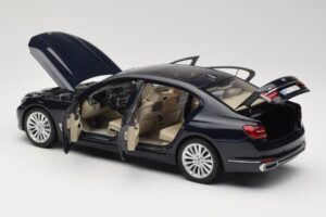 BMW 750Li F02 Imperial Blue Paragon 1:18 80432405586 Metal — billede 5 af 8