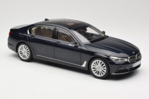 BMW 750Li F02 Imperial Blue Paragon 1:18 80432405586 Metal — billede 6 af 8