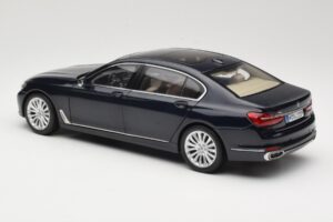 BMW 750Li F02 Imperial Blue Paragon 1:18 80432405586 Metal — billede 7 af 8