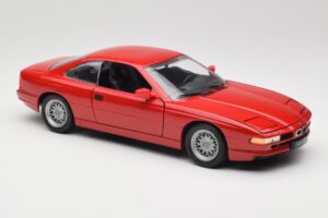 BMW 850Ci E31 Brilliant Red Revell 1:18 8827 Metal — billede 6 af 8