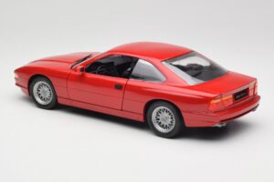 BMW 850Ci E31 Brilliant Red Revell 1:18 8827 Metal — billede 7 af 8