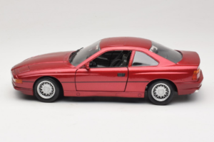 BMW 850i E31 Rød Tchibo 1:18 36157 Metal — billede 4 af 8