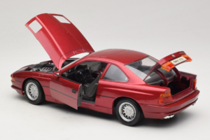 BMW 850i E31 Rød Tchibo 1:18 36157 Metal — billede 5 af 8